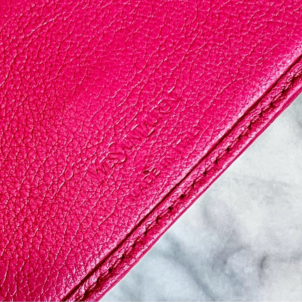 Yves Saint Laurent Portefeuille Compact Zip Around Wallet